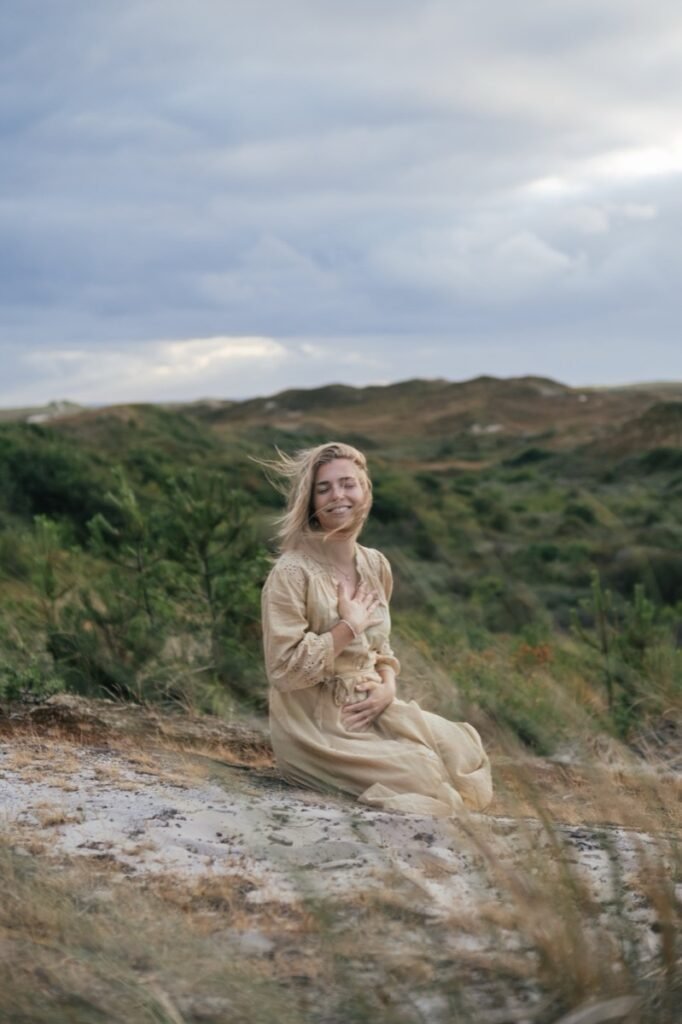 Christine Kuipers in de duinen
